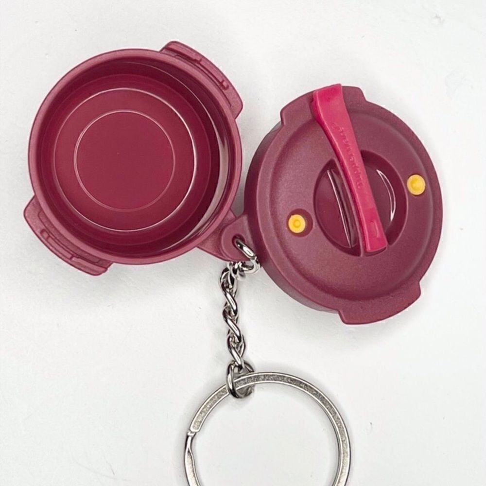 Tupperware Pressure Cooker Keychain - Picture 2 of 2